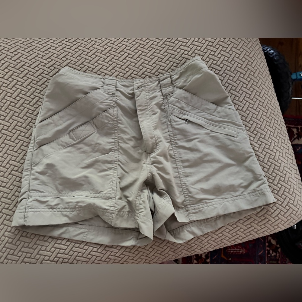 Women’s Royal Robbins tan Nylon Shorts size 6